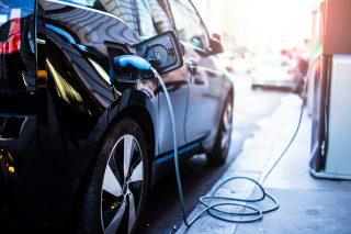 Big Oil Schemes To Crush the Electric Car Market - HAULTAIL